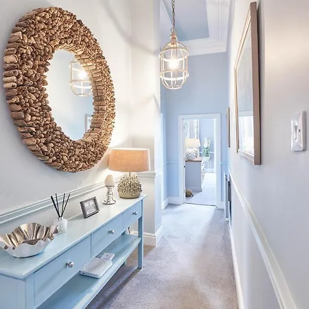 Host & - The Zetland Apartament