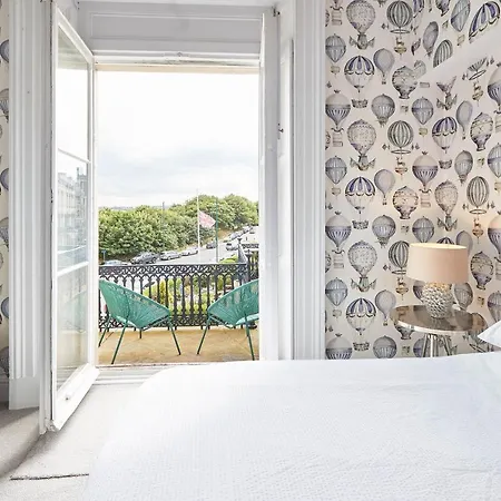 Host & - The Zetland Apartament *