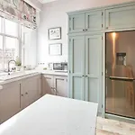 Host & - The Zetland Apartment *