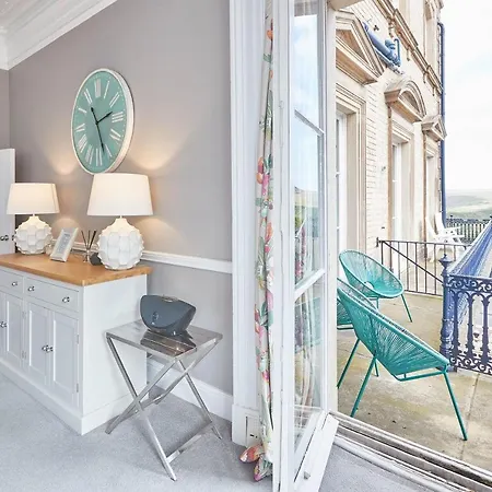 Host & - The Zetland Apartment