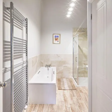 Host & - The Zetland Apartment Saltburn-by-the-Sea
